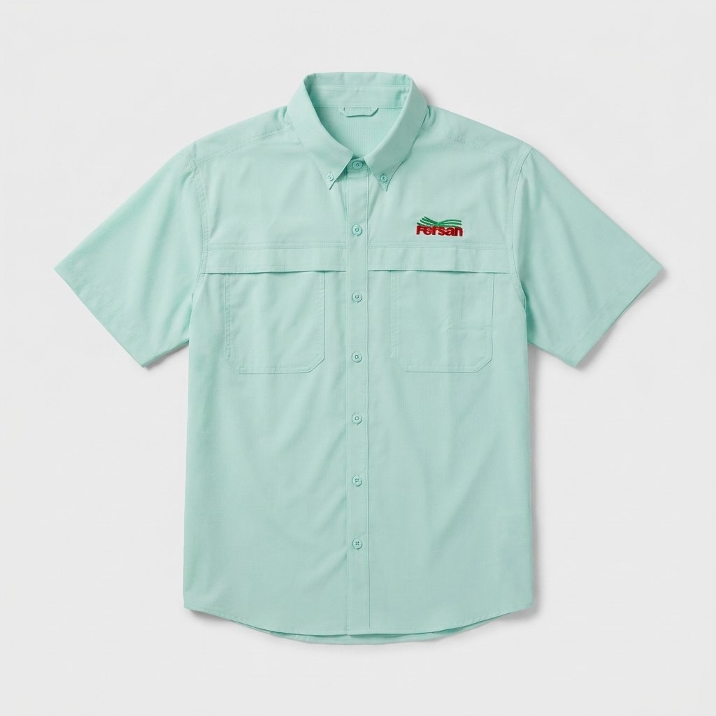 Camisa de pesca con bordado al pecho