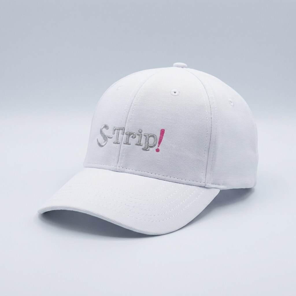 Gorra clara con bordado sutil