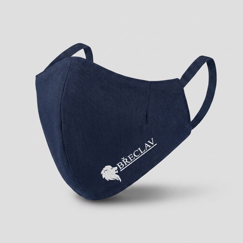 Mascarilla con marca bordada